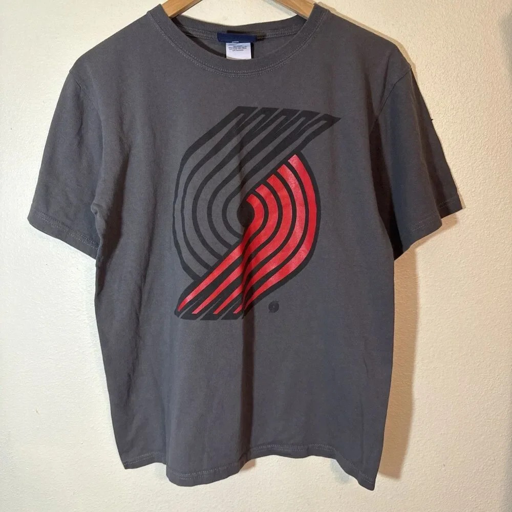 NBA Exclusive Boys Porltand Trail Blazers T Shirt - Size XL